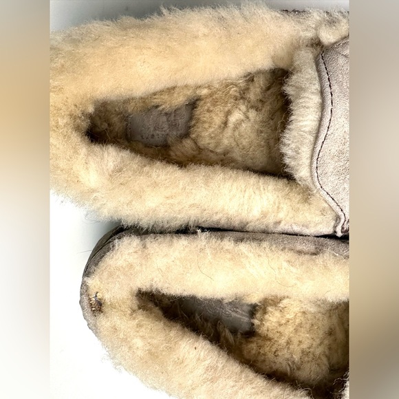 UGG Crystals embellished Loafers Moccasins, size 6 - Picture 8 of 8